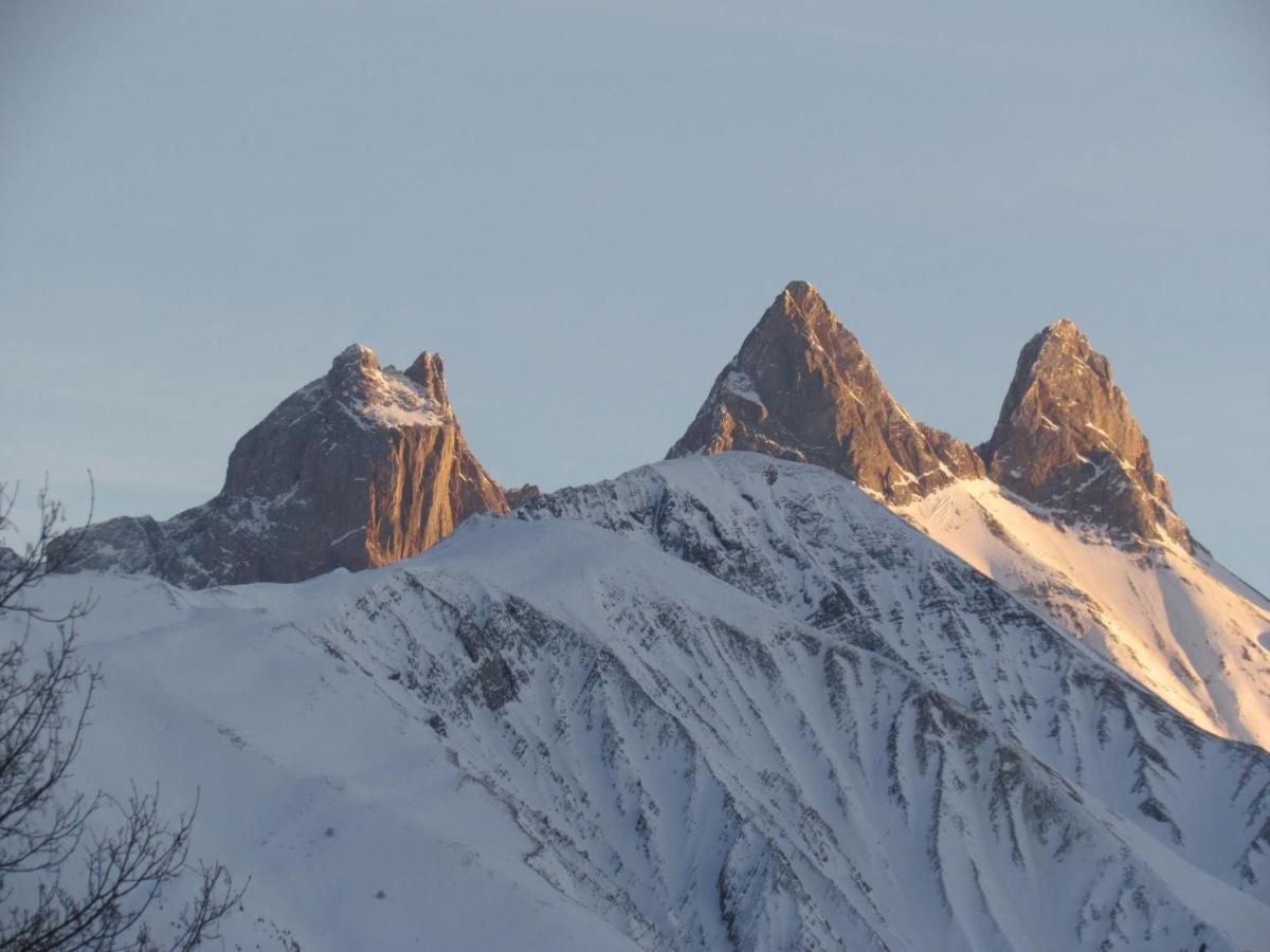 Chalet Beausoleil 4 Etoiles - Prestige - Au Pied Du Col De La Croix De Fer Saint-Sorlin-dʼArves エクステリア 写真